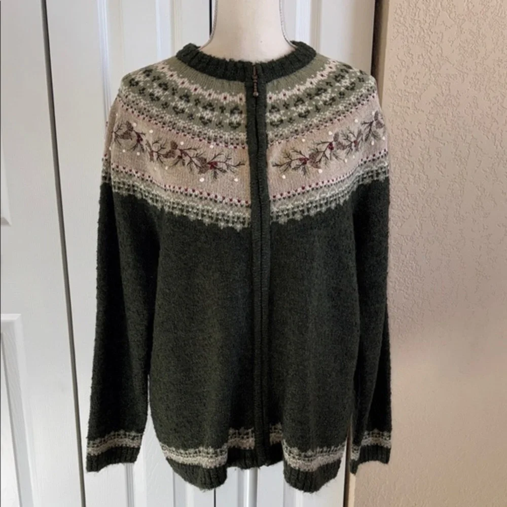 Croft & Barrow Olive and Cream Knit Sweater